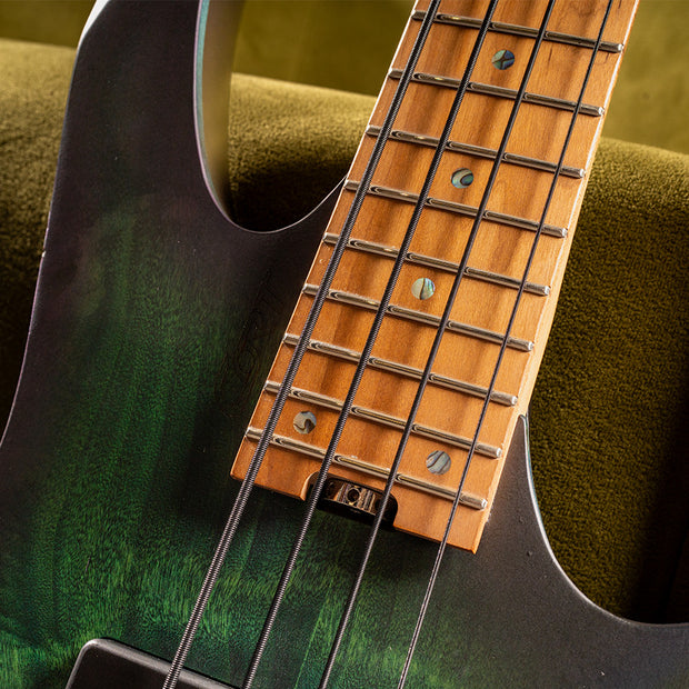 DR-Strings-Black-Beauties-Bass-Strings-Gal-2