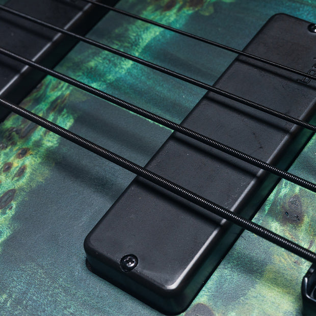 DR-Strings-Black-Beauties-Bass-Strings-Gal-6