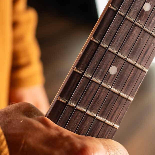 DR-Strings-Black-Beauties-Electric-Strings-Gal-1