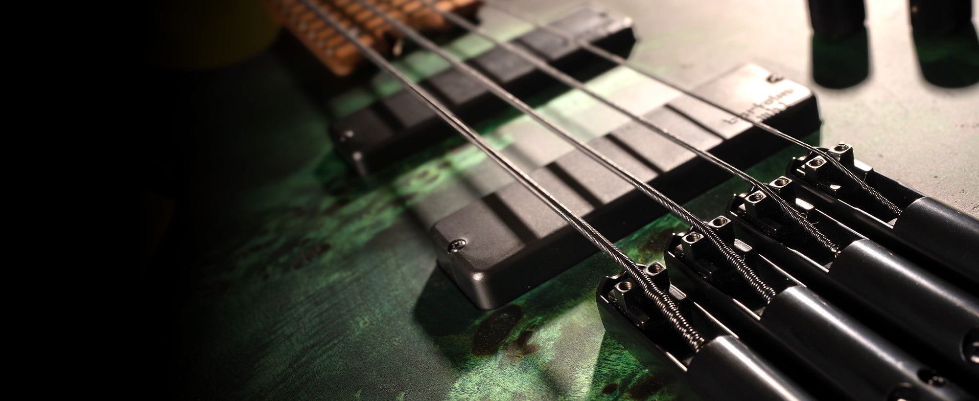 DR-Strings-Black-Beauties-Bass-Strings-Banner-1_1468e1f9-7d23-4873-bb85-cf9196964a61